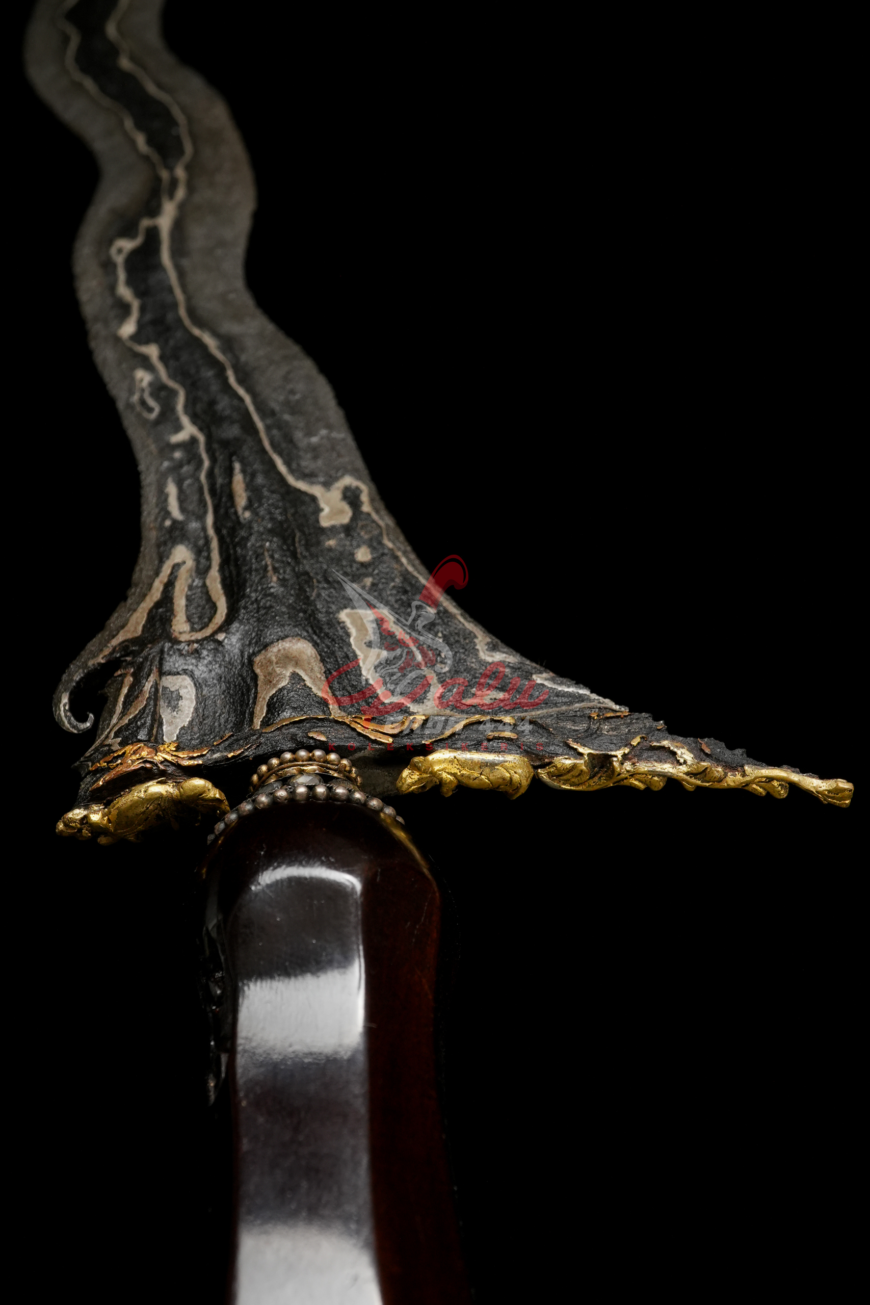 Keris Korowelang Kinatah Emas