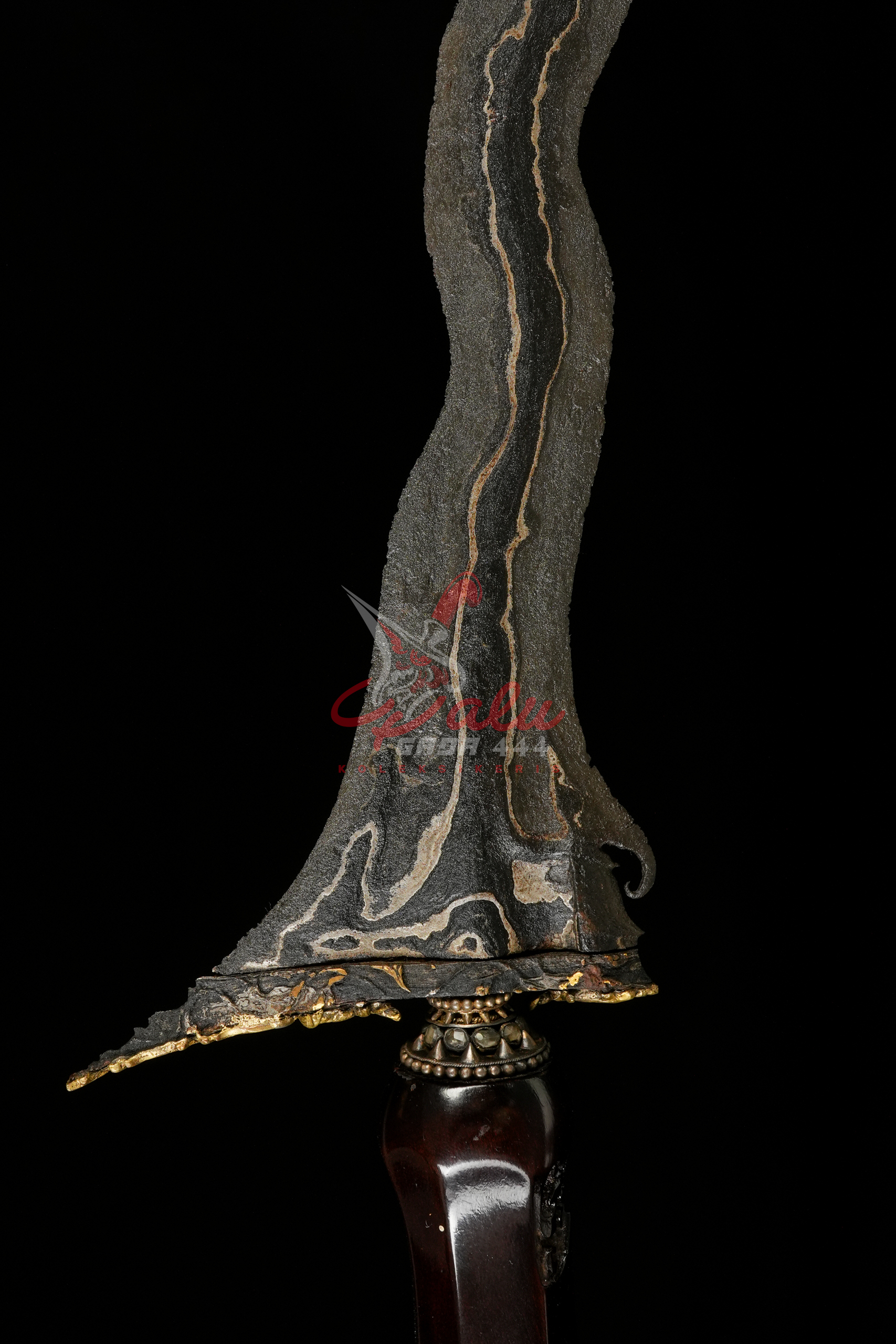 Keris Korowelang Kinatah Emas