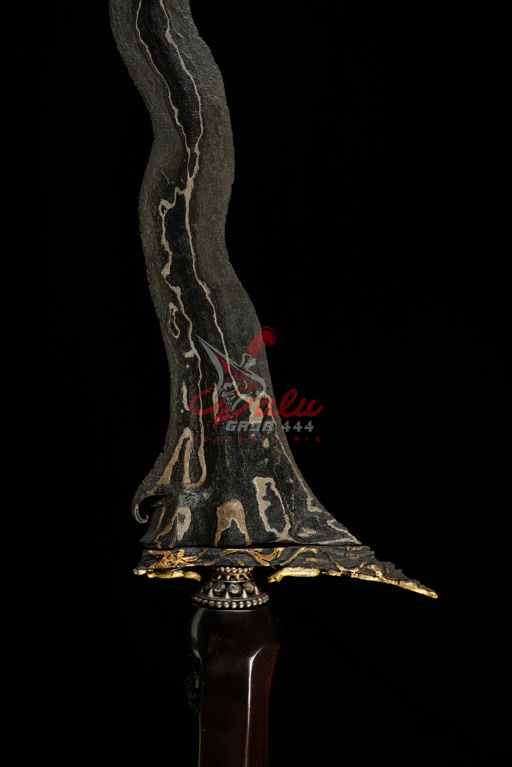 Keris Korowelang Kinatah Emas